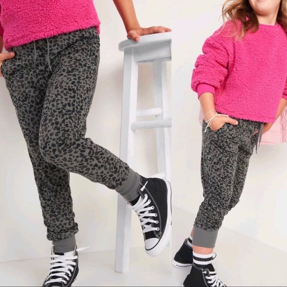 NEW High Waisted Vintage Printed Joggers Sweatpants Gray XL Girl’s OLD NAVY - Picture 3 of 13